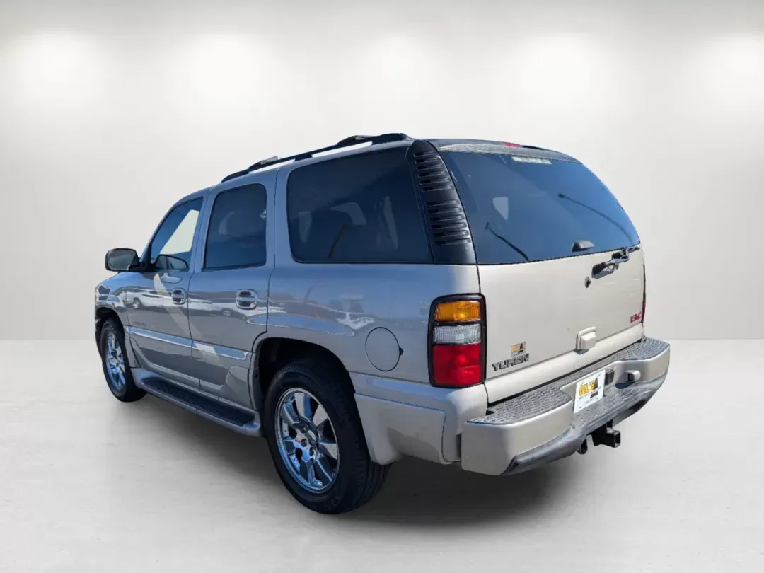 2006 /Stone Gray GMC Yukon Denali (1GKEK63U46J) with an Gas V8 6.0L/364 engine, 4-Speed Automatic w/OD transmission, located at 5115 14th Ave., Columbus, GA, 31904, (706) 323-0345, 32.511494, -84.971046 - 2006 GMC Yukon Denali - Photo#6