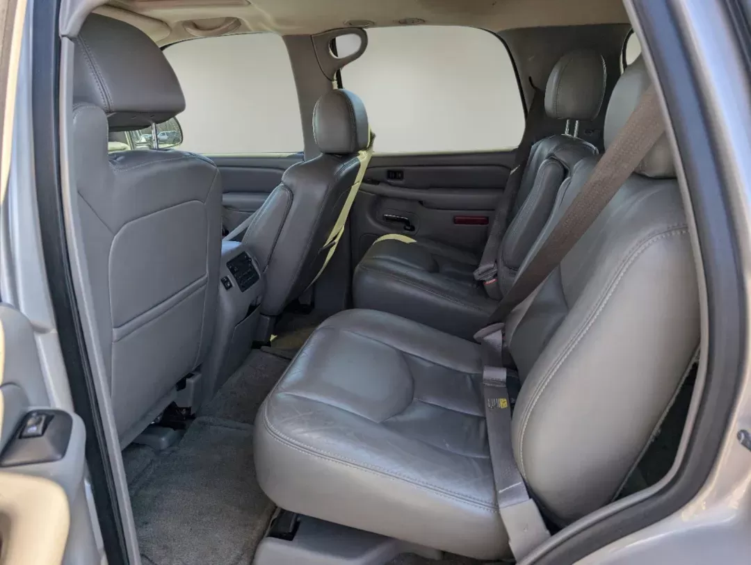 2006 /Stone Gray GMC Yukon Denali (1GKEK63U46J) with an Gas V8 6.0L/364 engine, 4-Speed Automatic w/OD transmission, located at 5115 14th Ave., Columbus, GA, 31904, (706) 323-0345, 32.511494, -84.971046 - 2006 GMC Yukon Denali - Photo#9