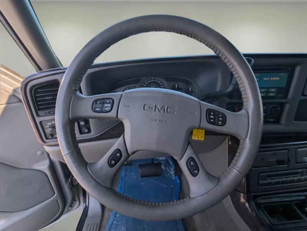 2006 /Stone Gray GMC Yukon Denali (1GKEK63U46J) with an Gas V8 6.0L/364 engine, 4-Speed Automatic w/OD transmission, located at 5115 14th Ave., Columbus, GA, 31904, (706) 323-0345, 32.511494, -84.971046 - 2006 GMC Yukon Denali - Photo#15