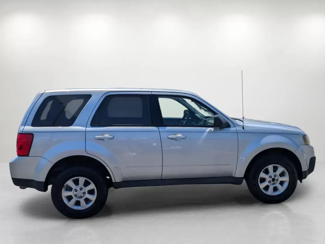 2011 /Charcoal Mazda Tribute Sport (4F2CY0C7XBK) with an Gas I4 2.5L/152 engine, 6-Speed Automatic transmission, located at 1430 Gateway Drive, Opelika, AL, 36801, (334) 239-0944, 32.637871, -85.409790 - 2011 Mazda Tribute Sport - Photo#3