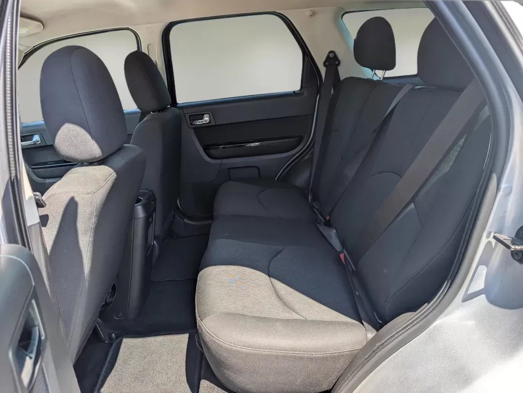 2011 /Charcoal Mazda Tribute Sport (4F2CY0C7XBK) with an Gas I4 2.5L/152 engine, 6-Speed Automatic transmission, located at 1430 Gateway Drive, Opelika, AL, 36801, (334) 239-0944, 32.637871, -85.409790 - 2011 Mazda Tribute Sport - Photo#10