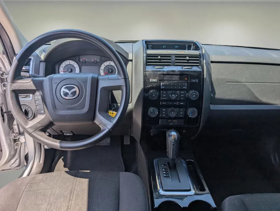 2011 /Charcoal Mazda Tribute Sport (4F2CY0C7XBK) with an Gas I4 2.5L/152 engine, 6-Speed Automatic transmission, located at 1430 Gateway Drive, Opelika, AL, 36801, (334) 239-0944, 32.637871, -85.409790 - 2011 Mazda Tribute Sport - Photo#11