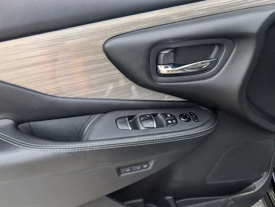 2016 /Black Nissan Murano SL (5N1AZ2MH8GN) with an Regular Unleaded V-6 3.5 L/213 engine, 1-Speed CVT w/OD transmission, located at 7000 Northlake Connector, Columbus, GA, 31904, (706) 987-8085, 32.524975, -84.978134 - 2016 Nissan Murano SL - Photo#8
