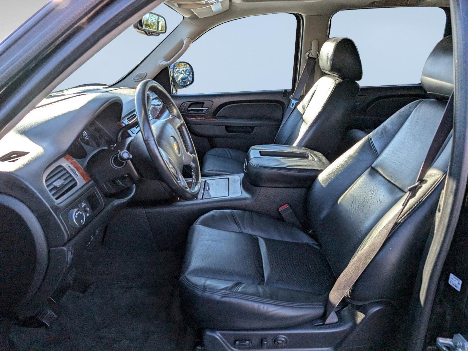 2014 /Ebony Chevrolet Suburban LTZ (1GNSCKE05ER) with an Gas/Ethanol V8 5.3L/323 engine, 6-Speed Automatic transmission, located at 7000 Northlake Connector, Columbus, GA, 31904, (706) 987-8085, 32.524975, -84.978134 - 2014 Chevrolet Suburban LTZ - Photo#10