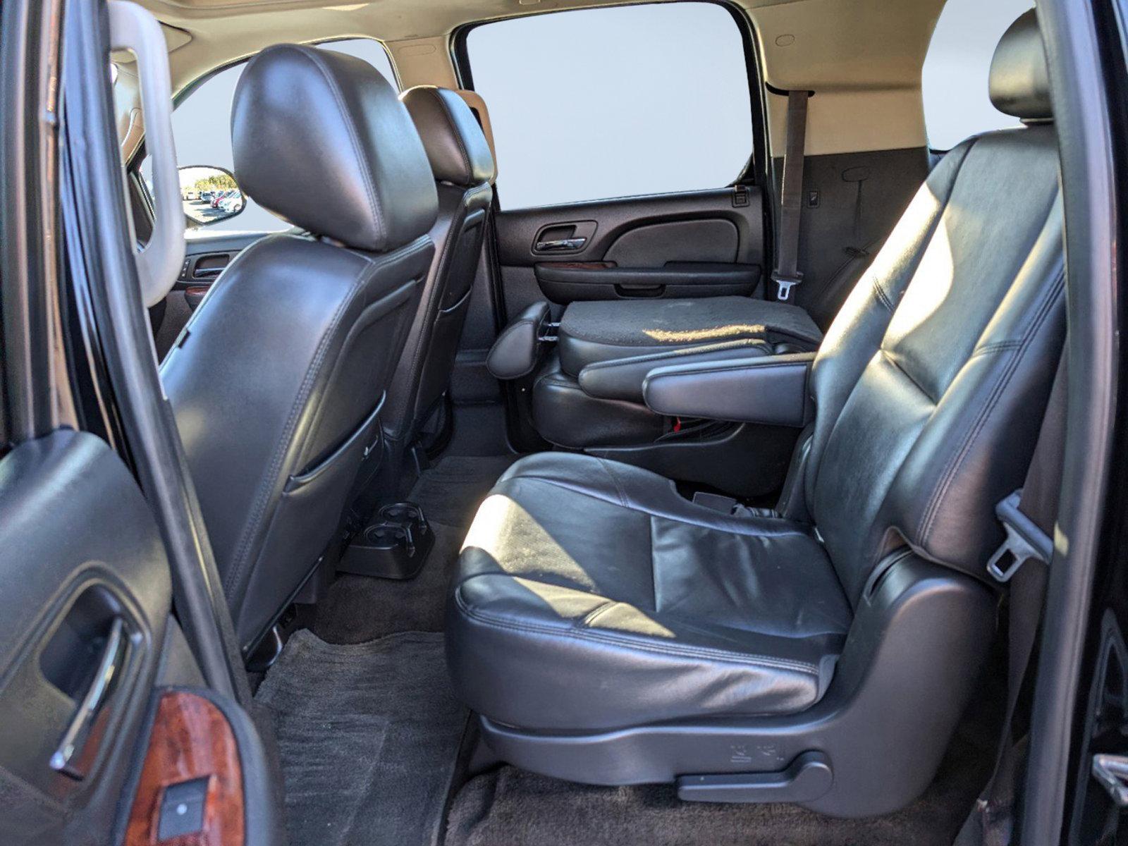 2014 /Ebony Chevrolet Suburban LTZ (1GNSCKE05ER) with an Gas/Ethanol V8 5.3L/323 engine, 6-Speed Automatic transmission, located at 7000 Northlake Connector, Columbus, GA, 31904, (706) 987-8085, 32.524975, -84.978134 - 2014 Chevrolet Suburban LTZ - Photo#11