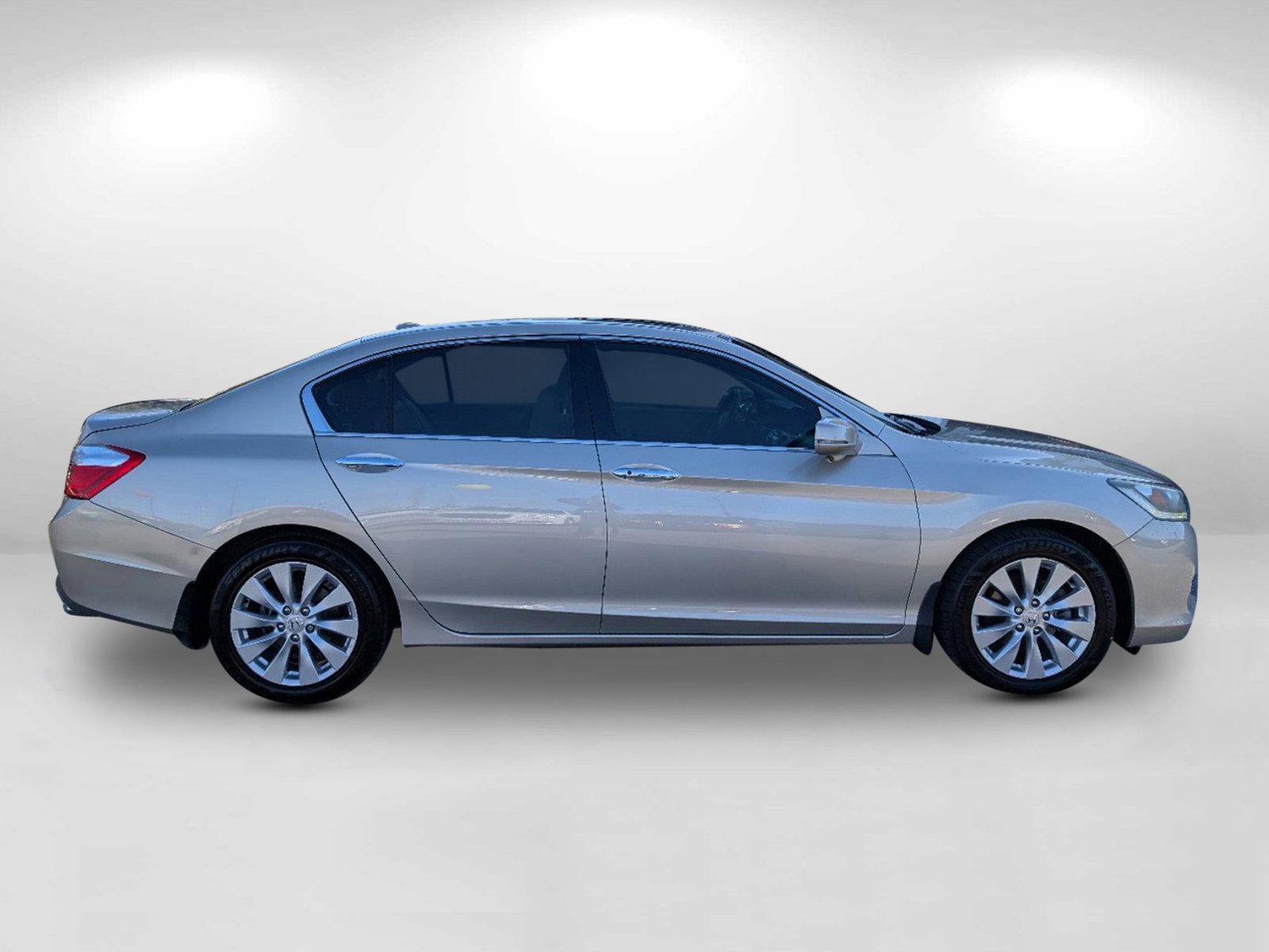 2013 Honda Accord Sdn EX-L (1HGCR3F88DA) with an Gas V6 3.5L/212 engine, 6-Speed Automatic w/Manual Shift transmission, located at 521 Old Farm Lane Rd, Prattville, AL, 36066, (334) 325-1505, 32.482460, -86.416367 - 2013 Honda Accord Sdn EX-L - Photo#3