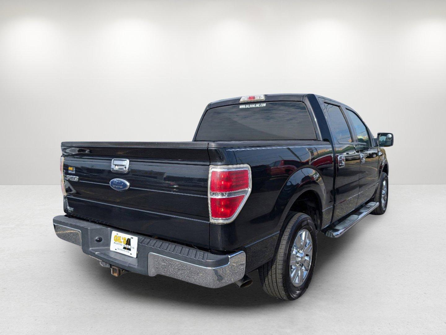 2010 Ford F-150 XLT (1FTFW1CVXAF) with an Gas/Ethanol V8 5.4L/330 engine, 6-Speed Automatic transmission, located at 1430 Gateway Drive, Opelika, AL, 36801, (334) 239-0944, 32.637871, -85.409790 - 2010 Ford F-150 XLT - Photo#4