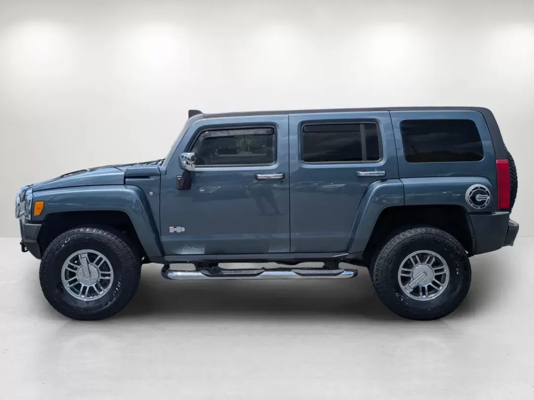 2006 /Ebony Hummer H3 (5GTDN136768) with an Gas 5 3.5L/211 engine, 4-Speed Automatic w/OD transmission, located at 3959 U.S. 80 W, Phenix City, AL, 36870, (334) 297-4885, 32.469296, -85.135185 - 2006 Hummer H3 - Photo#8