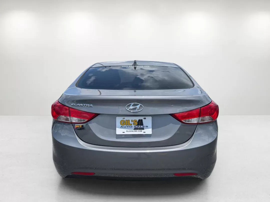 2013 /Gray Hyundai Elantra GLS (5NPDH4AE2DH) with an Gas I4 1.8L/110 engine, 6-Speed Automatic w/Manual Shift transmission, located at 521 Old Farm Lane Rd, Prattville, AL, 36066, (334) 325-1505, 32.482460, -86.416367 - 2013 Hyundai Elantra GLS - Photo#5