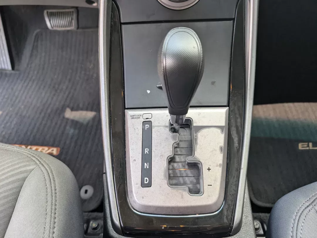 2013 /Gray Hyundai Elantra GLS (5NPDH4AE2DH) with an Gas I4 1.8L/110 engine, 6-Speed Automatic w/Manual Shift transmission, located at 521 Old Farm Lane Rd, Prattville, AL, 36066, (334) 325-1505, 32.482460, -86.416367 - 2013 Hyundai Elantra GLS - Photo#12