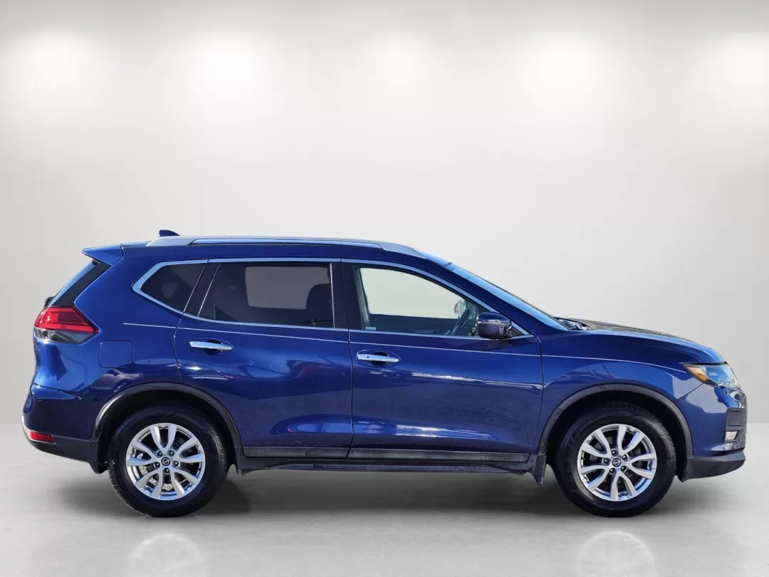 2017 /Charcoal Nissan Rogue SV (5N1AT2MT0HC) with an Other engine, located at 1430 Gateway Drive, Opelika, AL, 36801, (334) 239-0944, 32.637871, -85.409790 - ### 2017 Nissan Rogue SV: The Perfect SUV for Family Adventures!<br /> <br /> Are you looking for a reliable SUV that seamlessly blends style, comfort, and versatility? The 2017 Nissan Rogue SV is your ideal companion for family adventures or long commutes around Phenix City, AL. Whether you're navi - Photo#3