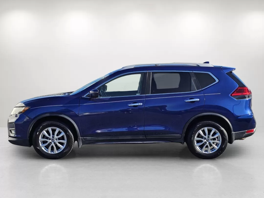 2017 /Charcoal Nissan Rogue SV (5N1AT2MT0HC) with an Other engine, located at 1430 Gateway Drive, Opelika, AL, 36801, (334) 239-0944, 32.637871, -85.409790 - ### 2017 Nissan Rogue SV: The Perfect SUV for Family Adventures!<br /> <br /> Are you looking for a reliable SUV that seamlessly blends style, comfort, and versatility? The 2017 Nissan Rogue SV is your ideal companion for family adventures or long commutes around Phenix City, AL. Whether you're navi - Photo#7