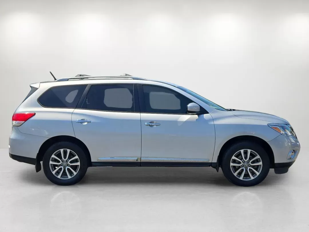 2013 /Charcoal Nissan Pathfinder SL (5N1AR2MN7DC) with an Other engine, located at 5115 14th Ave., Columbus, GA, 31904, (706) 323-0345, 32.511494, -84.971046 - **Discover Your Perfect Family Adventure with the 2013 Nissan Pathfinder SL at Gils Auto - Columbus** <br /> <br /> Are you ready to elevate your family outings or weekend adventures? The 2013 Nissan Pathfinder SL, available now at Gils Auto in Columbus, GA, is the SUV that blends style, space, and - Photo#3