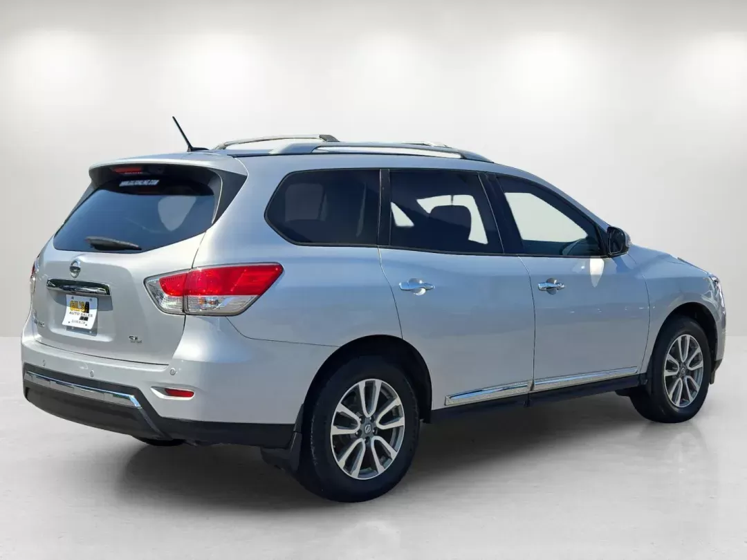 2013 /Charcoal Nissan Pathfinder SL (5N1AR2MN7DC) with an Other engine, located at 5115 14th Ave., Columbus, GA, 31904, (706) 323-0345, 32.511494, -84.971046 - **Discover Your Perfect Family Adventure with the 2013 Nissan Pathfinder SL at Gils Auto - Columbus** <br /> <br /> Are you ready to elevate your family outings or weekend adventures? The 2013 Nissan Pathfinder SL, available now at Gils Auto in Columbus, GA, is the SUV that blends style, space, and - Photo#4