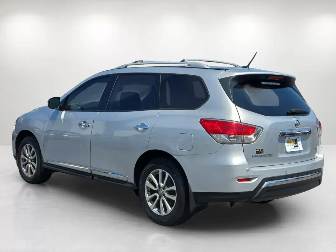 2013 /Charcoal Nissan Pathfinder SL (5N1AR2MN7DC) with an Other engine, located at 5115 14th Ave., Columbus, GA, 31904, (706) 323-0345, 32.511494, -84.971046 - **Discover Your Perfect Family Adventure with the 2013 Nissan Pathfinder SL at Gils Auto - Columbus** <br /> <br /> Are you ready to elevate your family outings or weekend adventures? The 2013 Nissan Pathfinder SL, available now at Gils Auto in Columbus, GA, is the SUV that blends style, space, and - Photo#7