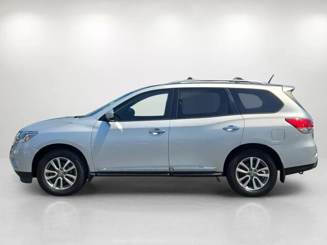2013 /Charcoal Nissan Pathfinder SL (5N1AR2MN7DC) with an Other engine, located at 5115 14th Ave., Columbus, GA, 31904, (706) 323-0345, 32.511494, -84.971046 - **Discover Your Perfect Family Adventure with the 2013 Nissan Pathfinder SL at Gils Auto - Columbus** <br /> <br /> Are you ready to elevate your family outings or weekend adventures? The 2013 Nissan Pathfinder SL, available now at Gils Auto in Columbus, GA, is the SUV that blends style, space, and - Photo#8