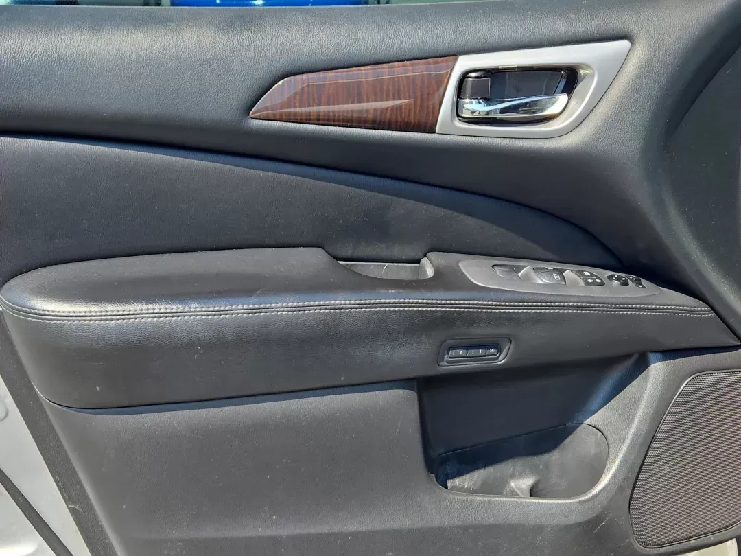 2013 /Charcoal Nissan Pathfinder SL (5N1AR2MN7DC) with an Other engine, located at 5115 14th Ave., Columbus, GA, 31904, (706) 323-0345, 32.511494, -84.971046 - **Discover Your Perfect Family Adventure with the 2013 Nissan Pathfinder SL at Gils Auto - Columbus** <br /> <br /> Are you ready to elevate your family outings or weekend adventures? The 2013 Nissan Pathfinder SL, available now at Gils Auto in Columbus, GA, is the SUV that blends style, space, and - Photo#10