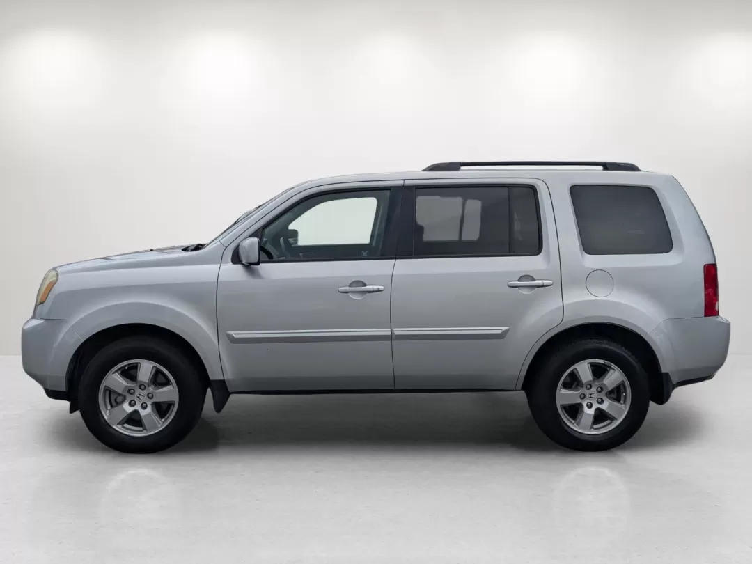 2011 Honda Pilot EX (5FNYF3H40BB) with an Other engine, located at 1430 Gateway Drive, Opelika, AL, 36801, (334) 239-0944, 32.637871, -85.409790 - **Discover Your Next Adventure with the 2011 Honda Pilot EX at Gils Auto - Opelika!**<br /> <br /> Are you seeking a reliable and versatile vehicle that caters to your family's needs or weekend escapades? Look no further than the 2011 Honda Pilot EX, available now at Gils Auto located at 1430 Gatewa - Photo#7