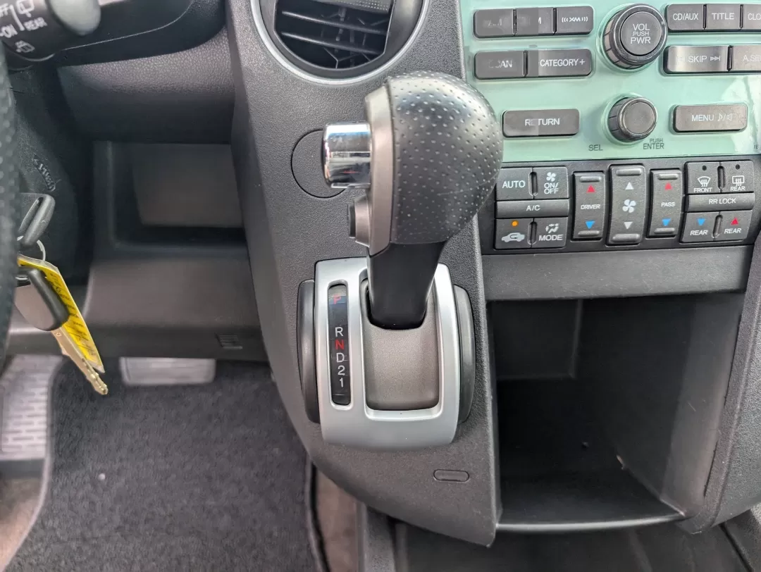 2011 Honda Pilot EX (5FNYF3H40BB) with an Other engine, located at 1430 Gateway Drive, Opelika, AL, 36801, (334) 239-0944, 32.637871, -85.409790 - **Discover Your Next Adventure with the 2011 Honda Pilot EX at Gils Auto - Opelika!**<br /> <br /> Are you seeking a reliable and versatile vehicle that caters to your family's needs or weekend escapades? Look no further than the 2011 Honda Pilot EX, available now at Gils Auto located at 1430 Gatewa - Photo#14