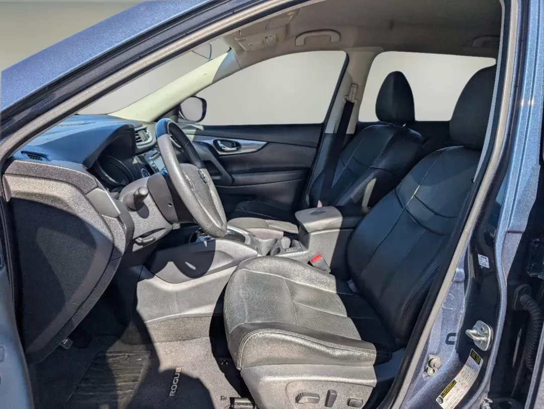 2016 /Charcoal Nissan Rogue SL (KNMAT2MT2GP) with an Other engine, located at 3959 U.S. 80 W, Phenix City, AL, 36870, (334) 297-4885, 32.469296, -85.135185 - **Adventure Awaits with the 2016 Nissan Rogue SL at Gils Auto - Columbus!**<br /> <br /> Are you ready to elevate your daily commute or weekend getaways? The 2016 Nissan Rogue SL is the perfect companion for anyone looking to blend comfort, safety, and style in their next vehicle. Whether you're nav - Photo#9
