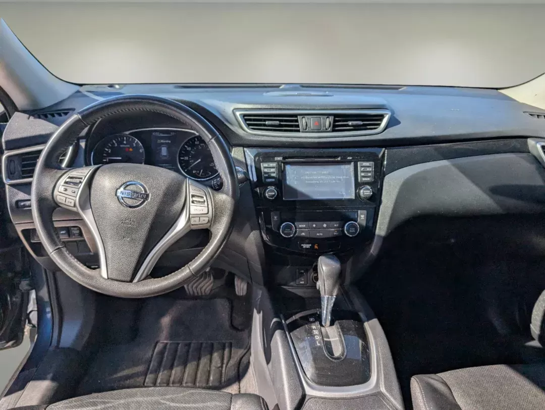 2016 /Charcoal Nissan Rogue SL (KNMAT2MT2GP) with an Other engine, located at 3959 U.S. 80 W, Phenix City, AL, 36870, (334) 297-4885, 32.469296, -85.135185 - **Adventure Awaits with the 2016 Nissan Rogue SL at Gils Auto - Columbus!**<br /> <br /> Are you ready to elevate your daily commute or weekend getaways? The 2016 Nissan Rogue SL is the perfect companion for anyone looking to blend comfort, safety, and style in their next vehicle. Whether you're nav - Photo#11
