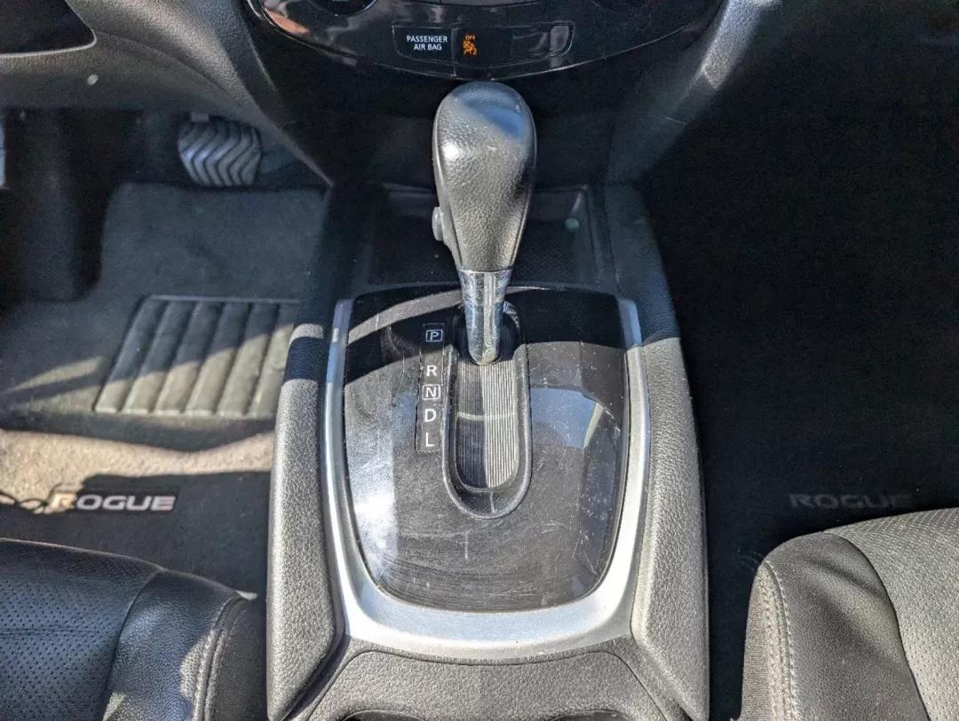 2016 /Charcoal Nissan Rogue SL (KNMAT2MT2GP) with an Other engine, located at 3959 U.S. 80 W, Phenix City, AL, 36870, (334) 297-4885, 32.469296, -85.135185 - **Adventure Awaits with the 2016 Nissan Rogue SL at Gils Auto - Columbus!**<br /> <br /> Are you ready to elevate your daily commute or weekend getaways? The 2016 Nissan Rogue SL is the perfect companion for anyone looking to blend comfort, safety, and style in their next vehicle. Whether you're nav - Photo#12