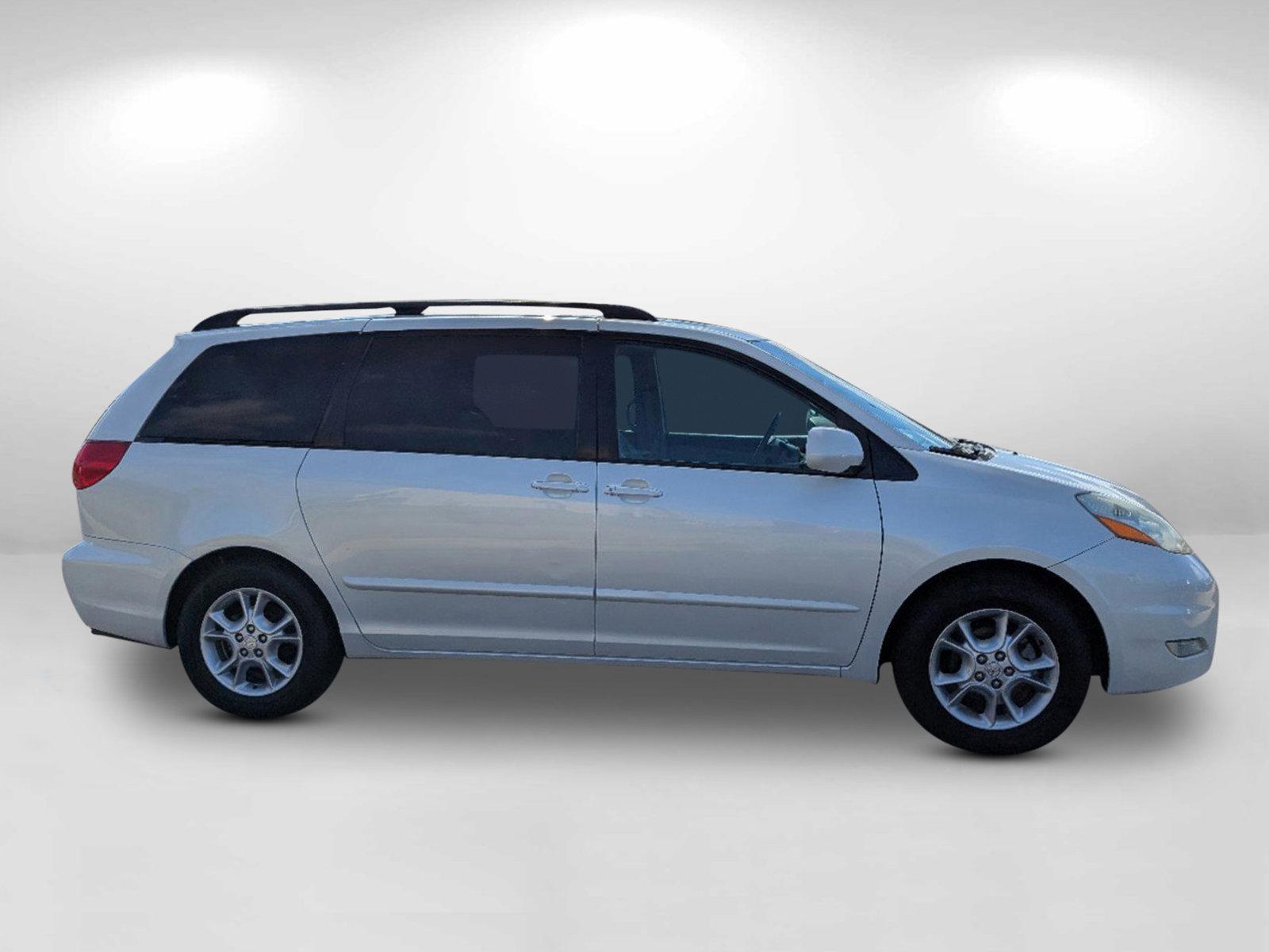 2006 Toyota Sienna (5TDZA22C46S) with an Gas V6 3.3L/201 engine, 5-Speed Automatic transmission, located at 521 Old Farm Lane Rd, Prattville, AL, 36066, (334) 325-1505, 32.482460, -86.416367 - 2006 Toyota Sienna - Photo#7