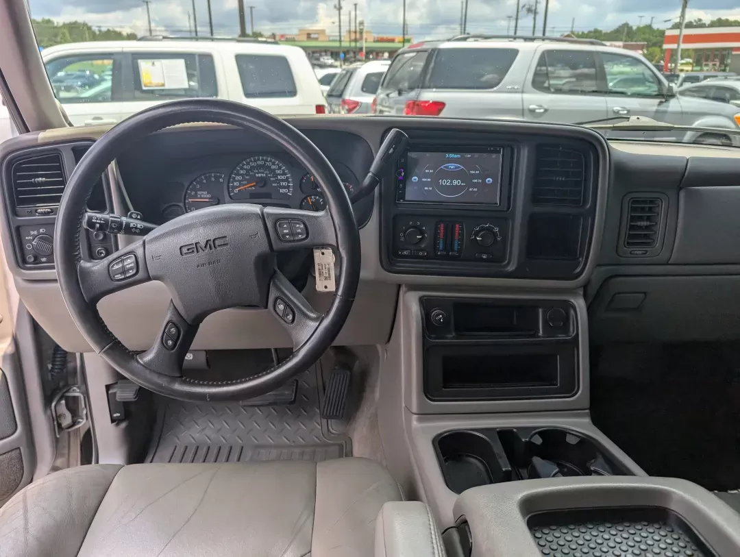 2004 /Pewter GMC Sierra 1500 Crew Cab SLE (2GTEC13T241) with an Gas V8 5.3L/325 engine, 4-Speed HD Automatic w/OD transmission, located at 7000 Northlake Connector, Columbus, GA, 31904, (706) 987-8085, 32.524975, -84.978134 - 2004 GMC Sierra 1500 Crew Cab SLE - Photo#11