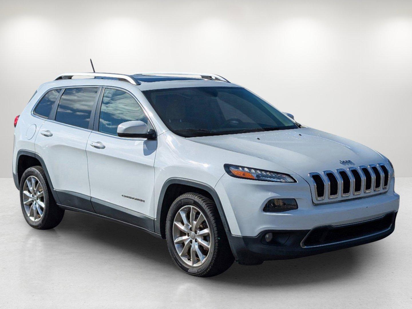 2015 /Lt Frost Beige/Black Jeep Cherokee Limited (1C4PJLDS8FW) with an Regular Unleaded V-6 3.2 L/198 engine, 9-Speed Automatic w/OD transmission, located at 7000 Northlake Connector, Columbus, GA, 31904, (706) 987-8085, 32.524975, -84.978134 - 2015 Jeep Cherokee Limited - Photo#2