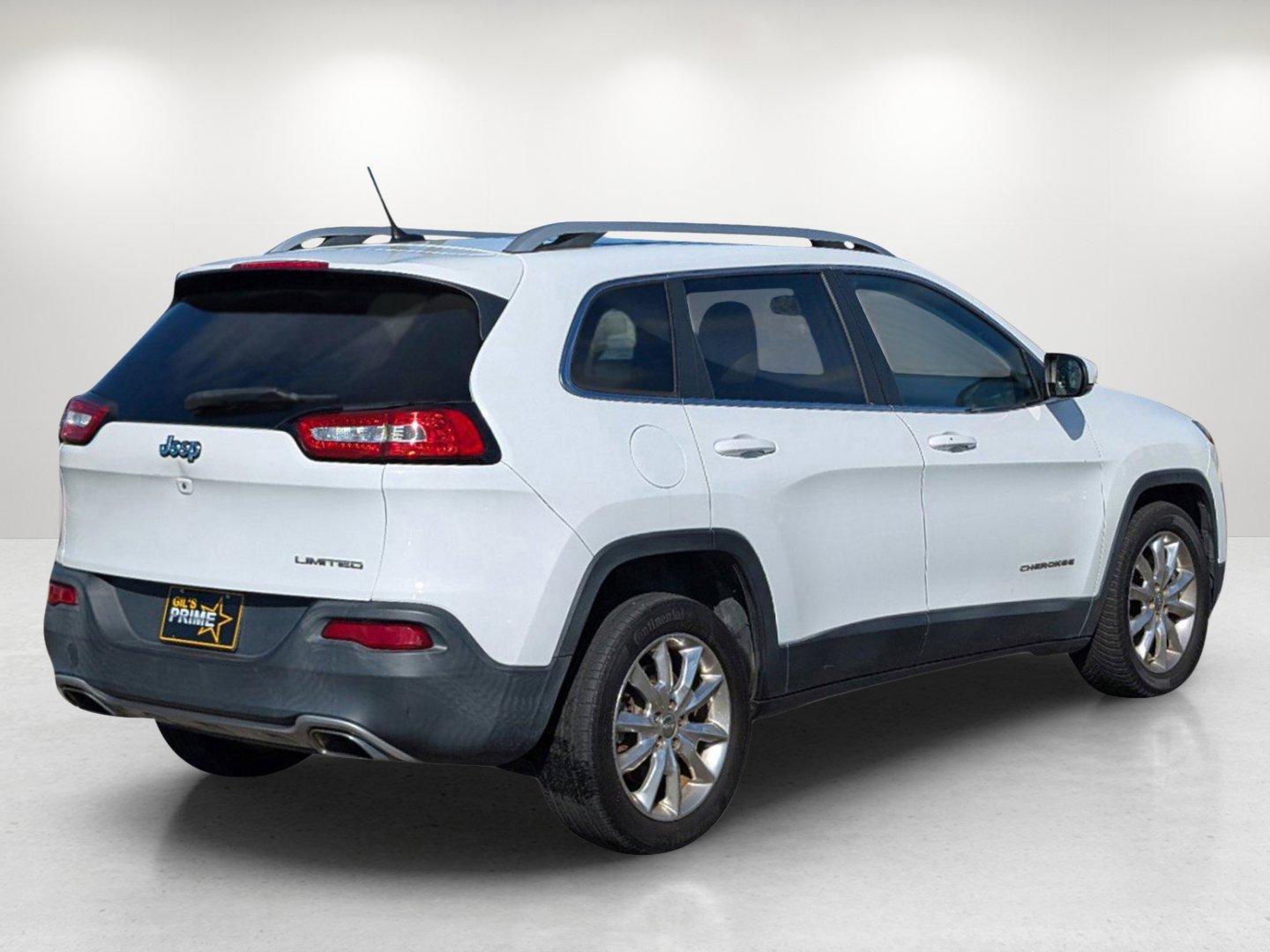 2015 /Lt Frost Beige/Black Jeep Cherokee Limited (1C4PJLDS8FW) with an Regular Unleaded V-6 3.2 L/198 engine, 9-Speed Automatic w/OD transmission, located at 7000 Northlake Connector, Columbus, GA, 31904, (706) 987-8085, 32.524975, -84.978134 - 2015 Jeep Cherokee Limited - Photo#4