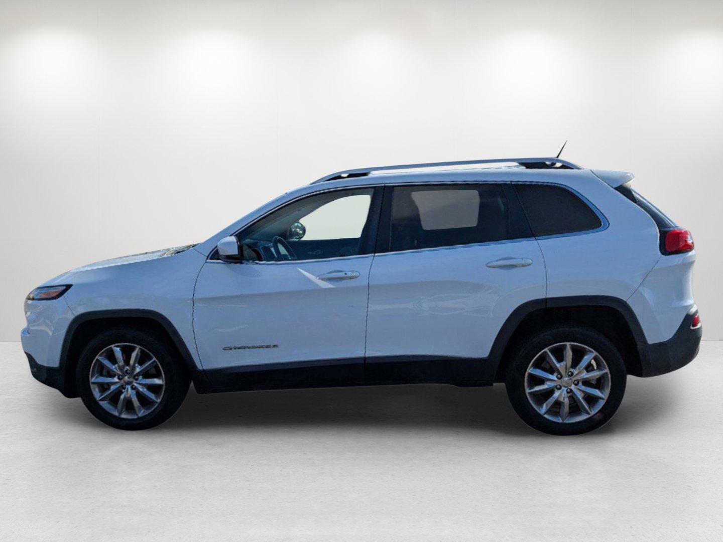 2015 /Lt Frost Beige/Black Jeep Cherokee Limited (1C4PJLDS8FW) with an Regular Unleaded V-6 3.2 L/198 engine, 9-Speed Automatic w/OD transmission, located at 7000 Northlake Connector, Columbus, GA, 31904, (706) 987-8085, 32.524975, -84.978134 - 2015 Jeep Cherokee Limited - Photo#7