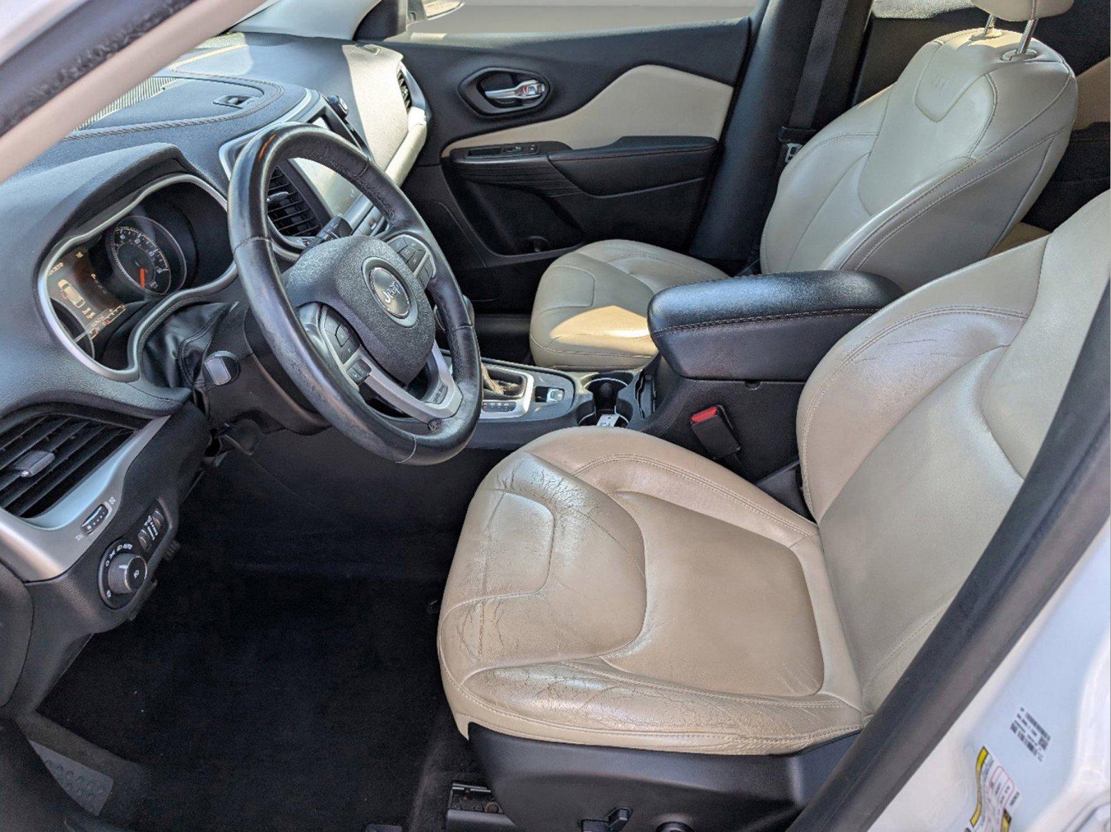 2015 /Lt Frost Beige/Black Jeep Cherokee Limited (1C4PJLDS8FW) with an Regular Unleaded V-6 3.2 L/198 engine, 9-Speed Automatic w/OD transmission, located at 7000 Northlake Connector, Columbus, GA, 31904, (706) 987-8085, 32.524975, -84.978134 - 2015 Jeep Cherokee Limited - Photo#9