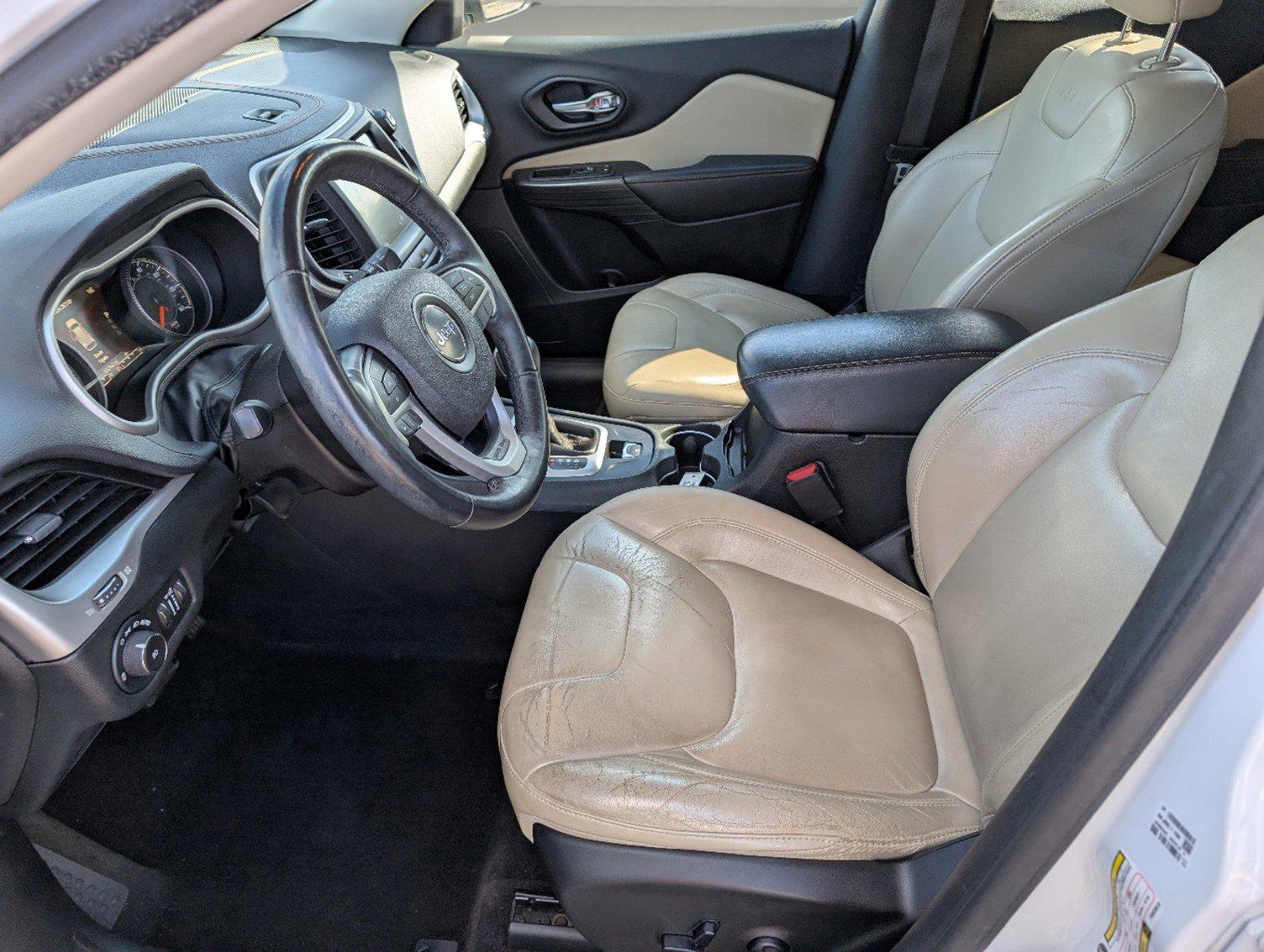 2015 /Lt Frost Beige/Black Jeep Cherokee Limited (1C4PJLDS8FW) with an Regular Unleaded V-6 3.2 L/198 engine, 9-Speed Automatic w/OD transmission, located at 7000 Northlake Connector, Columbus, GA, 31904, (706) 987-8085, 32.524975, -84.978134 - 2015 Jeep Cherokee Limited - Photo#13