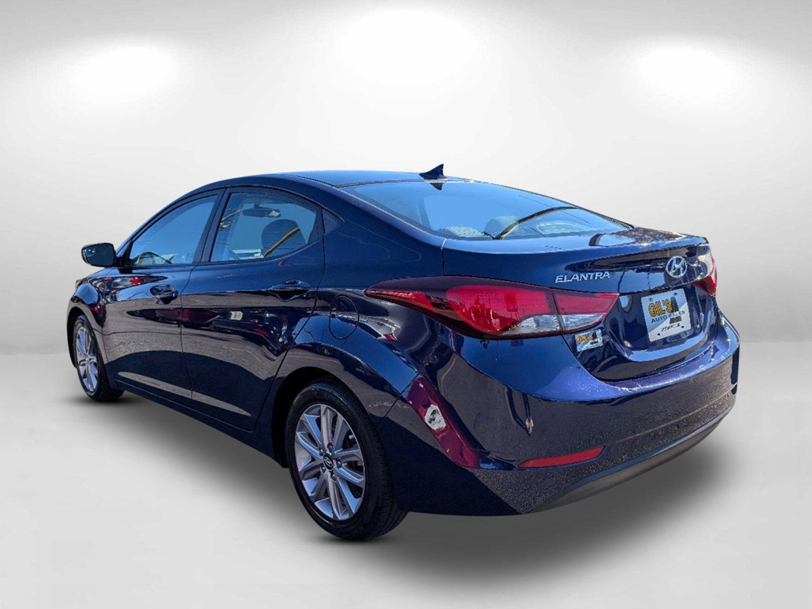 2014 /Gray Hyundai Elantra SE (5NPDH4AE7EH) with an Regular Unleaded I-4 1.8 L/110 engine, 6-Speed Automatic w/OD transmission, located at 1430 Gateway Drive, Opelika, AL, 36801, (334) 239-0944, 32.637871, -85.409790 - 2014 Hyundai Elantra SE - Photo#6