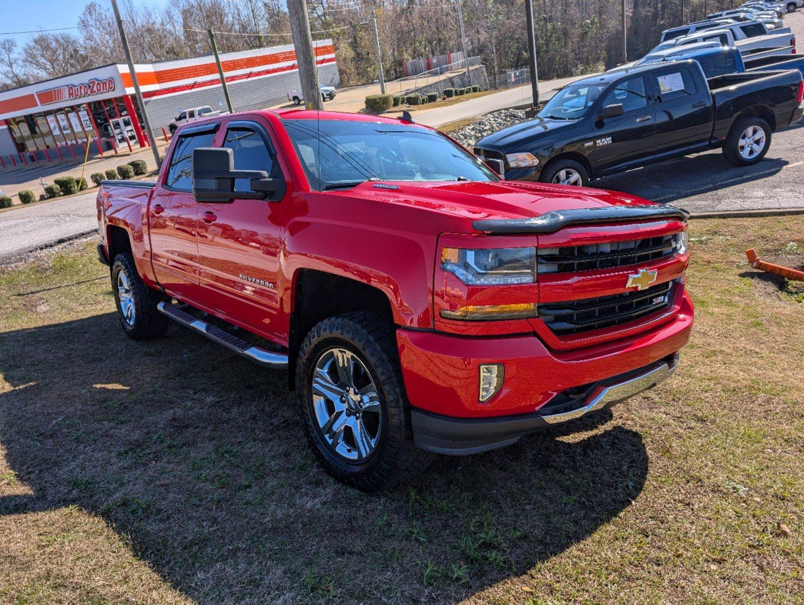 2016 /Jet Black Chevrolet Silverado 1500 LT (3GCUKREC2GG) with an Gas V8 5.3L/325 engine, 6-Speed Automatic transmission, located at 3959 U.S. 80 W, Phenix City, AL, 36870, (334) 297-4885, 32.469296, -85.135185 - 2016 Chevrolet Silverado 1500 LT - Photo#3