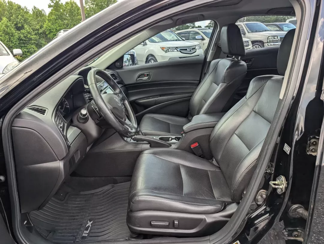 2016 Acura ILX w/Premium Pkg (19UDE2F7XGA) with an Premium Unleaded I-4 2.4 L/144 engine, 8-Speed Auto-Shift Manual w/OD transmission, located at 3959 U.S. 80 W, Phenix City, AL, 36870, (334) 297-4885, 32.469296, -85.135185 - 2016 Acura ILX w/Premium Pkg - Photo#9