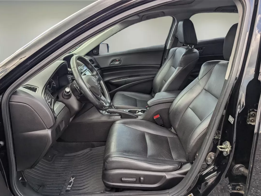 2016 Acura ILX w/Premium Pkg (19UDE2F7XGA) with an Premium Unleaded I-4 2.4 L/144 engine, 8-Speed Auto-Shift Manual w/OD transmission, located at 5115 14th Ave., Columbus, GA, 31904, (706) 323-0345, 32.511494, -84.971046 - 2016 Acura ILX w/Premium Pkg - Photo#9