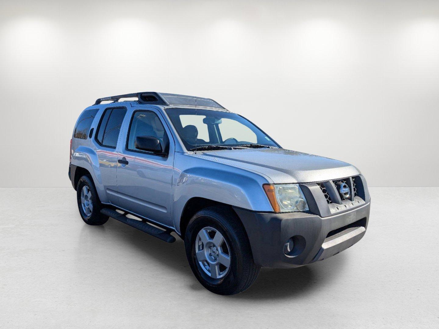 2007 Nissan Xterra S (5N1AN08U37C) with an Gas V6 4.0L/241 engine, 5-Speed Automatic w/OD transmission, located at 1430 Gateway Drive, Opelika, AL, 36801, (334) 239-0944, 32.637871, -85.409790 - 2007 Nissan Xterra S - Photo#2