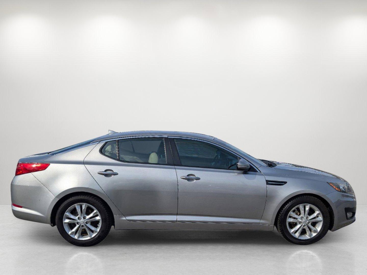 2013 /Beige Kia Optima EX (5XXGN4A7XDG) with an Gas I4 2.4L/144 engine, 6-Speed Automatic w/manual shift transmission, located at 5115 14th Ave., Columbus, GA, 31904, (706) 323-0345, 32.511494, -84.971046 - 2013 Kia Optima EX - Photo#3