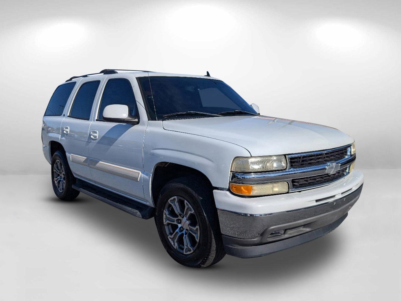 2006 /Gray/Dark Charcoal Chevrolet Tahoe LT (1GNEC13ZX6R) with an Gas/Ethanol V8 5.3L/327 engine, 4-Speed Automatic w/OD transmission, located at 1430 Gateway Drive, Opelika, AL, 36801, (334) 239-0944, 32.637871, -85.409790 - 2006 Chevrolet Tahoe LT - Photo#4