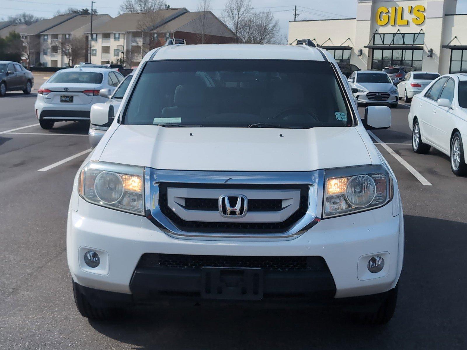 2011 Honda Pilot EX (5FNYF3H45BB) with an Gas V6 3.5L/212 engine, 5-Speed Automatic w/OD transmission, located at 521 Old Farm Lane Rd, Prattville, AL, 36066, (334) 325-1505, 32.482460, -86.416367 - 2011 Honda Pilot EX - Photo#1