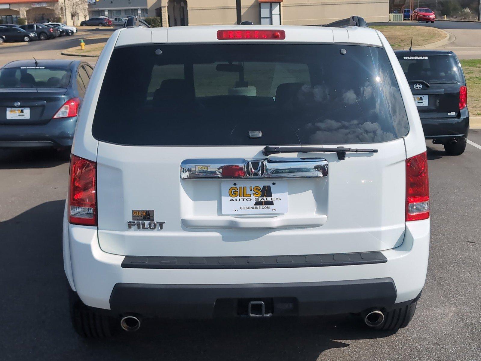 2011 Honda Pilot EX (5FNYF3H45BB) with an Gas V6 3.5L/212 engine, 5-Speed Automatic w/OD transmission, located at 521 Old Farm Lane Rd, Prattville, AL, 36066, (334) 325-1505, 32.482460, -86.416367 - 2011 Honda Pilot EX - Photo#5