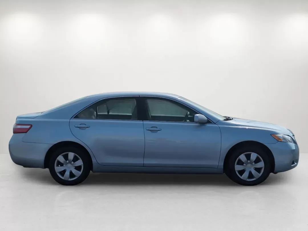 2009 /Ash Toyota Camry LE (4T1BE46K69U) with an Gas I4 2.4L/144 engine, 5-Speed Automatic w/OD transmission, located at 1430 Gateway Drive, Opelika, AL, 36801, (334) 239-0944, 32.637871, -85.409790 - 2009 Toyota Camry LE - Photo#4
