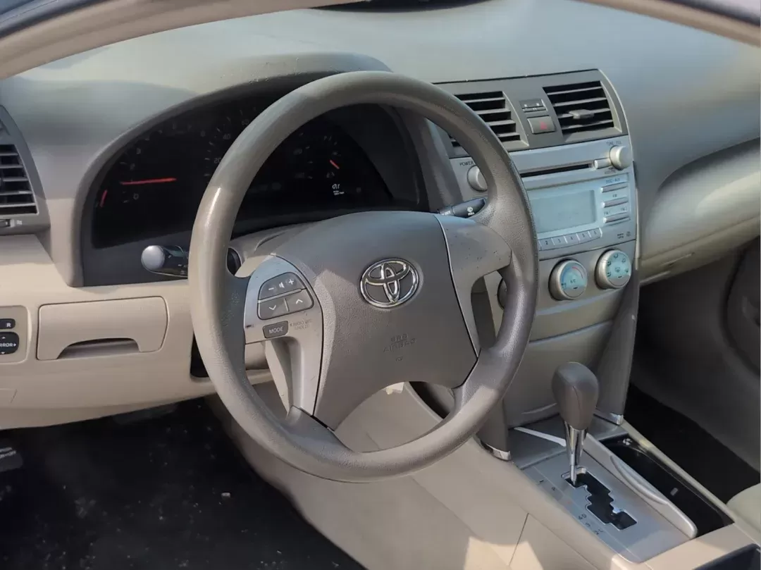 2009 /Ash Toyota Camry LE (4T1BE46K69U) with an Gas I4 2.4L/144 engine, 5-Speed Automatic w/OD transmission, located at 1430 Gateway Drive, Opelika, AL, 36801, (334) 239-0944, 32.637871, -85.409790 - 2009 Toyota Camry LE - Photo#9