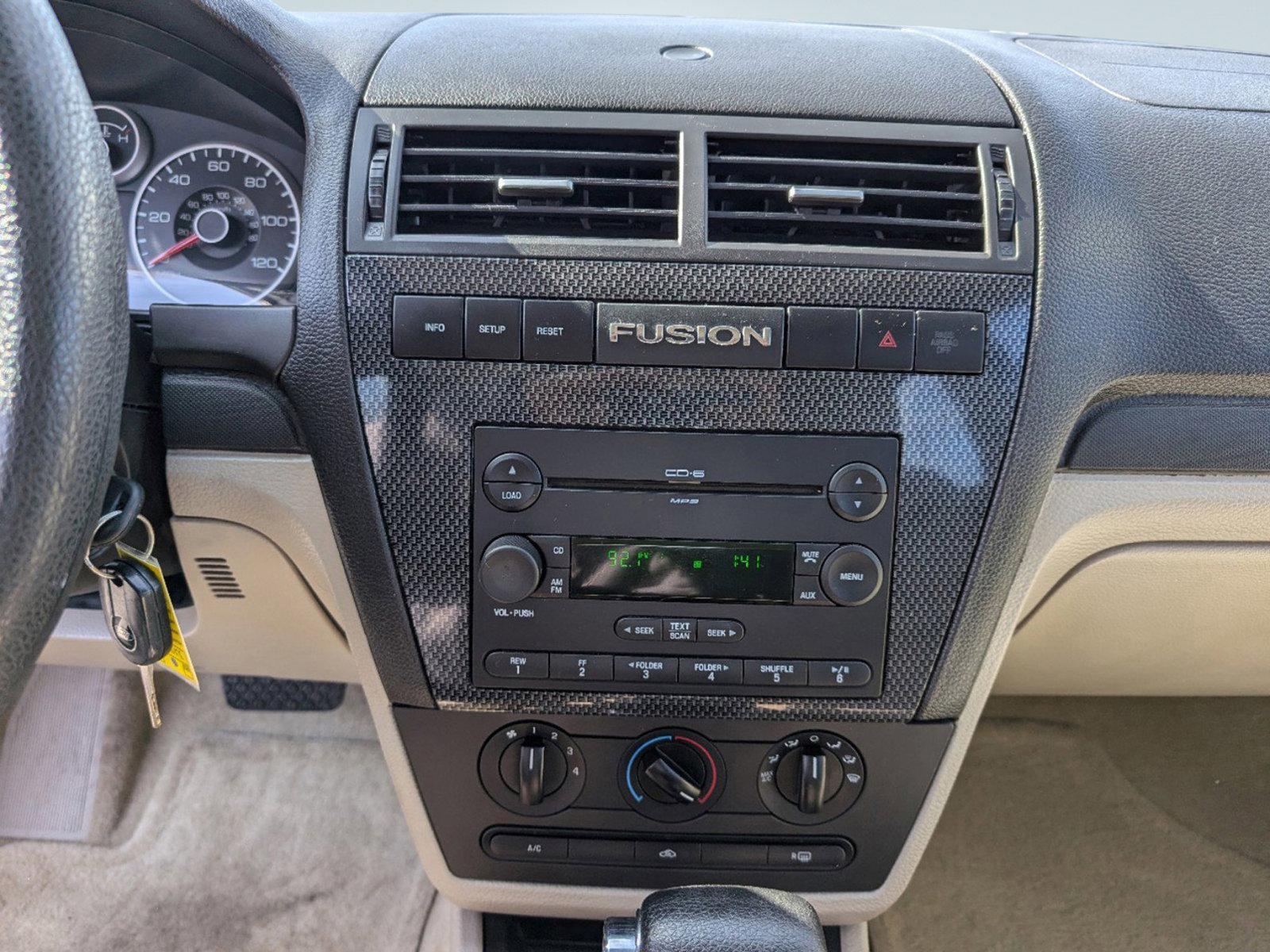 2006 Ford Fusion SE (3FAFP07136R) with an Gas V6 3.0L/182 engine, 6-Speed Automatic transmission, located at 7000 Northlake Connector, Columbus, GA, 31904, (706) 987-8085, 32.524975, -84.978134 - 2006 Ford Fusion SE - Photo#12