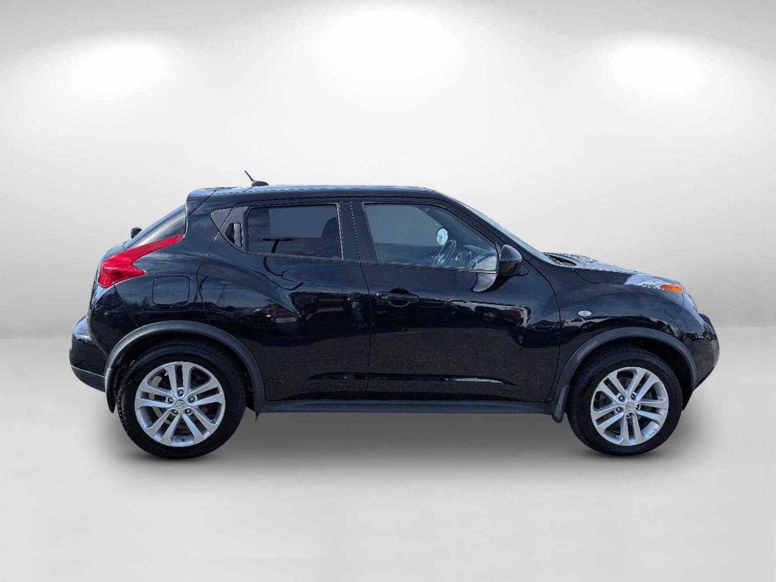 2011 /Black Nissan JUKE SL (JN8AF5MV1BT) with an Gas Turbocharged I4 1.6L/ engine, 1-Speed CVT transmission, located at 1430 Gateway Drive, Opelika, AL, 36801, (334) 239-0944, 32.637871, -85.409790 - 2011 Nissan JUKE SL - Photo#3