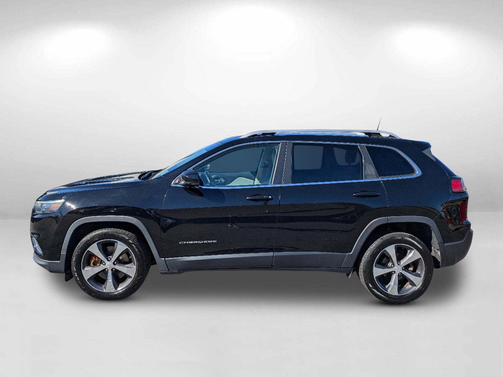 2019 /Ski Gray/Black Jeep Cherokee Limited (1C4PJLDB2KD) with an Regular Unleaded I-4 2.4 L/144 engine, 9-Speed Automatic w/OD transmission, located at 5115 14th Ave., Columbus, GA, 31904, (706) 323-0345, 32.511494, -84.971046 - 2019 Jeep Cherokee Limited - Photo#11