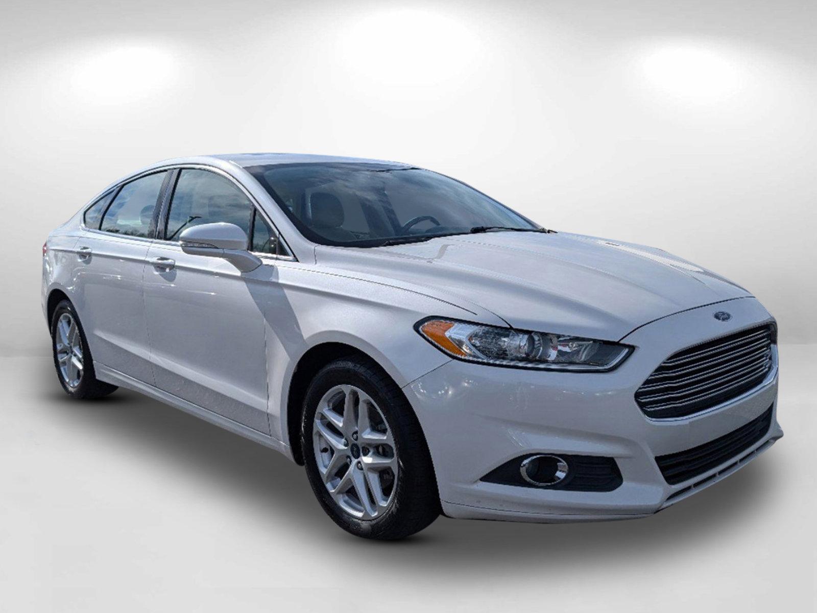 2014 Ford Fusion SE (3FA6P0HD2ER) with an Intercooled Turbo Regular Unleaded I-4 1.5 L/91 engine, located at 5115 14th Ave., Columbus, GA, 31904, (706) 323-0345, 32.511494, -84.971046 - 2014 Ford Fusion SE - Photo#2