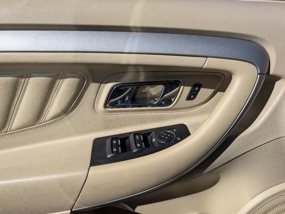 2017 Ford Taurus SE (1FAHP2D81HG) with an Regular Unleaded V-6 3.5 L/213 engine, 6-Speed Automatic w/OD transmission, located at 7000 Northlake Connector, Columbus, GA, 31904, (706) 987-8085, 32.524975, -84.978134 - 2017 Ford Taurus SE - Photo#12