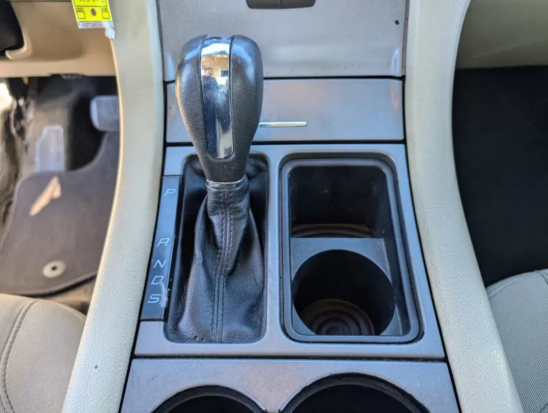 2017 Ford Taurus SE (1FAHP2D81HG) with an Regular Unleaded V-6 3.5 L/213 engine, 6-Speed Automatic w/OD transmission, located at 7000 Northlake Connector, Columbus, GA, 31904, (706) 987-8085, 32.524975, -84.978134 - 2017 Ford Taurus SE - Photo#14
